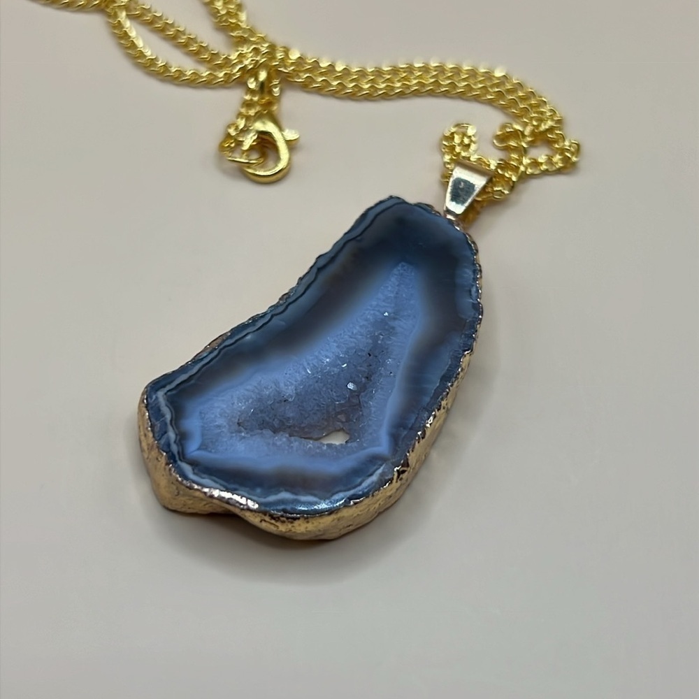 Druzy Orca Agate Slice Gemstone Pendant Necklace 18in